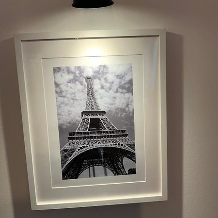 Quartier Bas Montreuil A 3Minutes Du Metro Apartment Luaran gambar