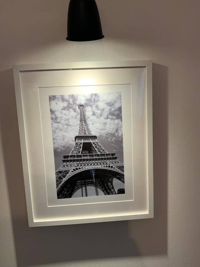 Quartier Bas Montreuil A 3Minutes Du Metro Apartment Luaran gambar