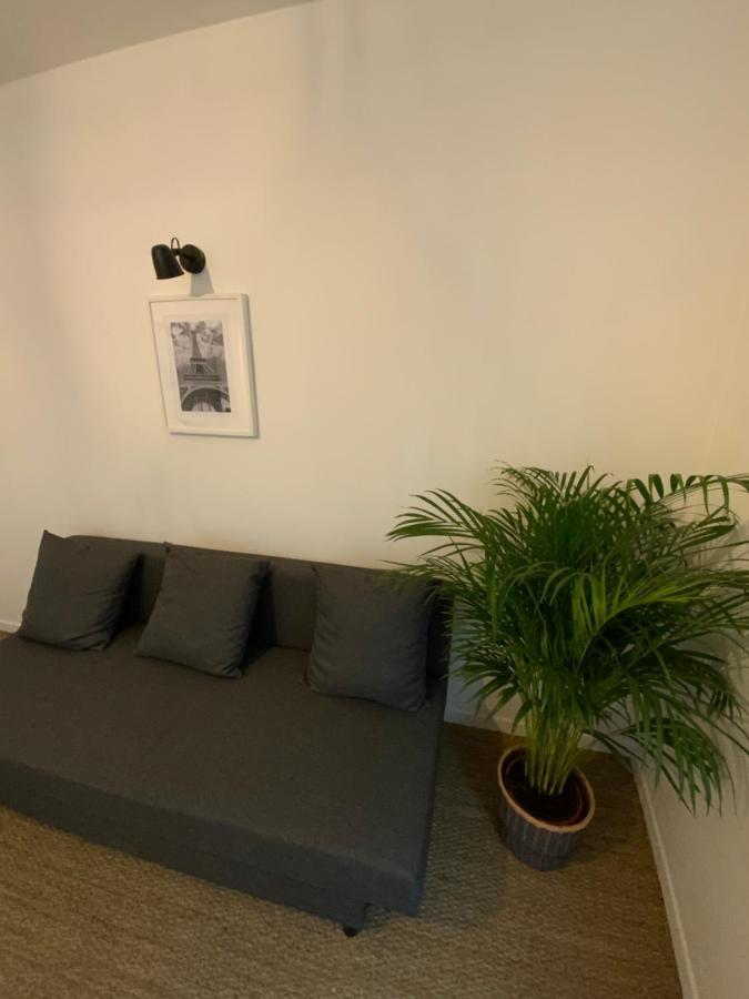 Quartier Bas Montreuil A 3Minutes Du Metro Apartment Luaran gambar